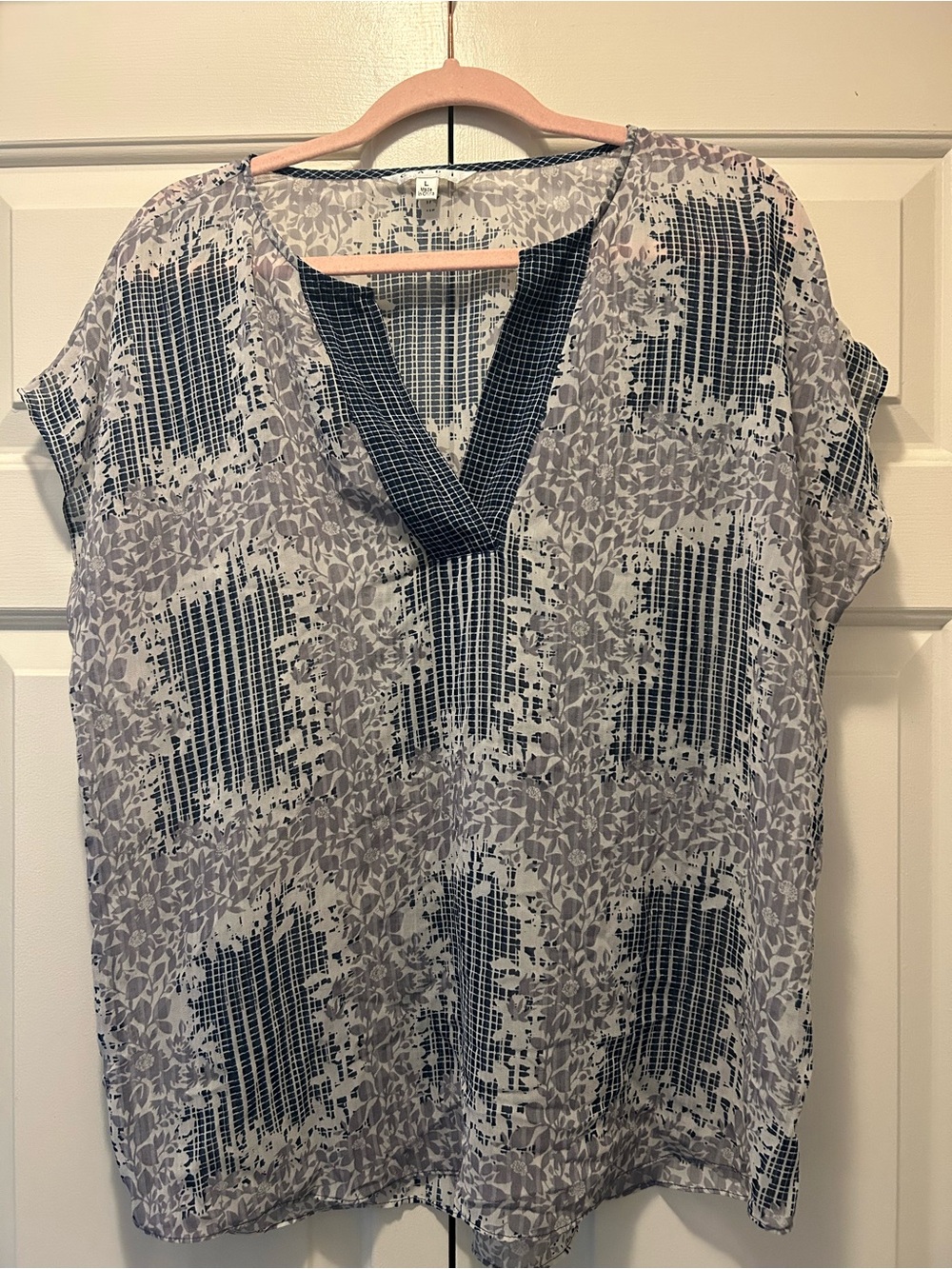 CAbi Navy Purple White Mixed-Print Floral V-Neck Short Sleeve Blouse, Size L